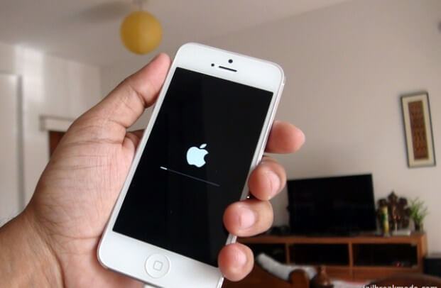 iphone stuck at apple logo